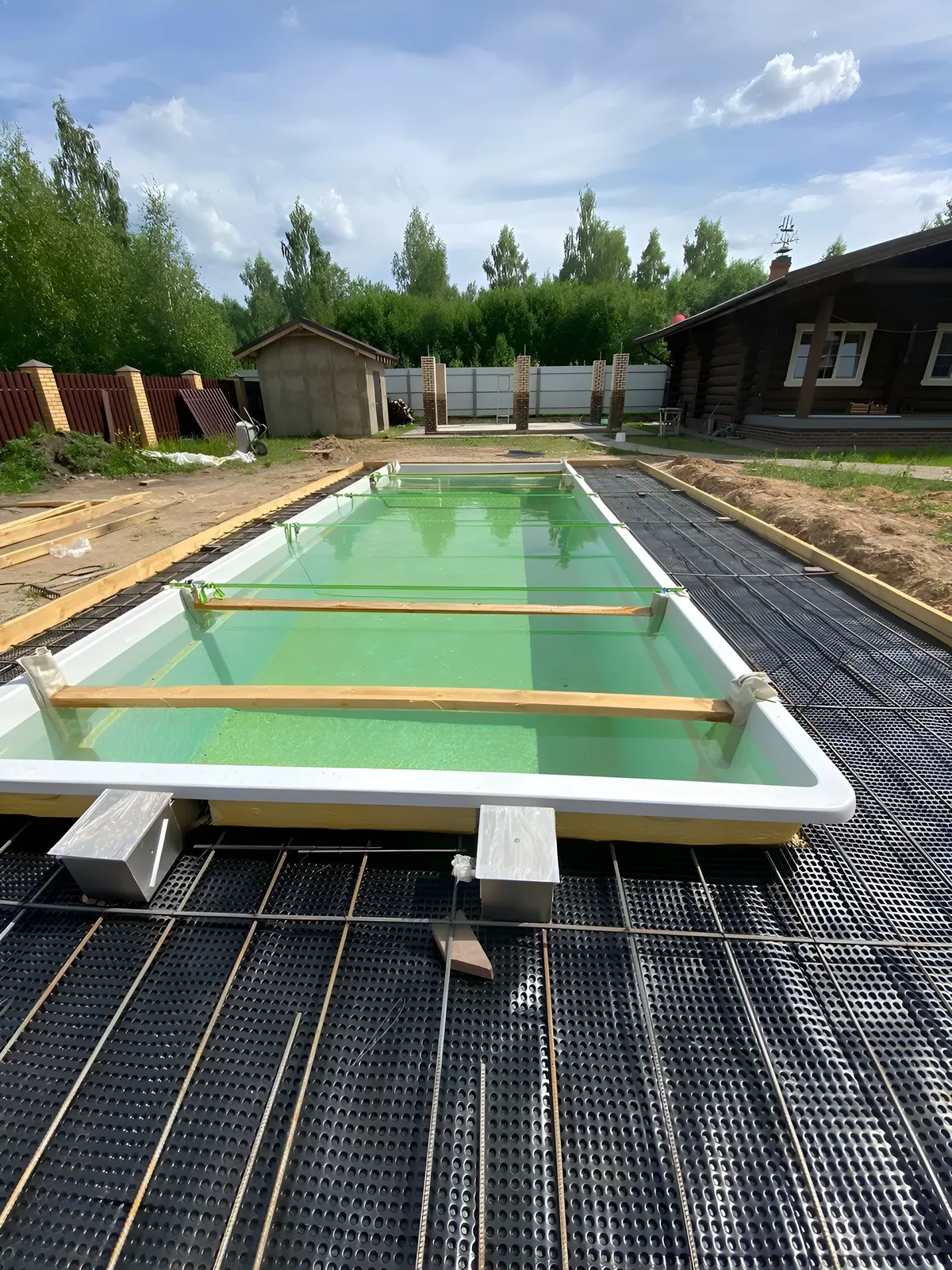 Laguna 9 — вечернее освещение в Нижнем Тагиле