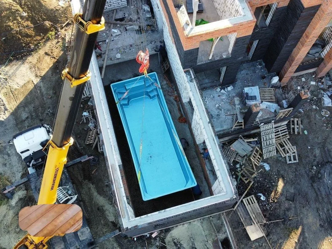 Laguna 9 — зона отдыха у бассейна в Нижнем Тагиле